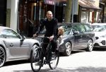 Amsterdam 13 juni 2022
Johnny Heitinga met zijn dochter Rixo in Amsterdam zuid