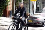 Amsterdam 13 juni 2022
Johnny Heitinga met zijn dochter Rixo in Amsterdam zuid