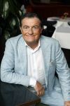Amsterdam 1 juli 2022
Onthulling kunstwerk met daarop Willy Alberti en Johnny Kraaijkamp bij hotel Americain.
Aanwezig de kinderen Tonny Alberti en Willeke Alberti en Johnny Kraaijkamp en Sanne Kraaijkamp