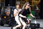 Amsterdam 18 juli 2022
Jordy Huisman met vriendin op electrische fiets