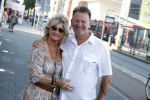 Amsterdam 19 juli 2022
Laatste optreden Willeke Albertri in het concertgebouw. Binnenkomst gasten. Joshua Prins v Maasdam met zijn vrouw