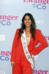 Amsterdam 25 juni 2022
Premiere zwanger en Co in Tuschinski .
Miss Nederland Julia Sinning