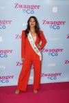 Amsterdam 25 juni 2022
Premiere zwanger en Co in Tuschinski .
Miss Nederland Julia Sinning