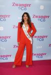 Amsterdam 25 juni 2022
Premiere zwanger en Co in Tuschinski .
Miss Nederland Julia Sinning