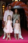 Amsterdam 3 juli 2022
Premiere Knor in Tuschinski.
Cast oa Alex Klaassen Henry v Loon en Jelka v Houten .
Kaja Wolffers met zijn vrouw en kinderen