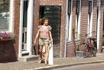 Monnickendam 19 juli 2022
Katja Schuurman met haar dochtertje Coco aan het winkelen