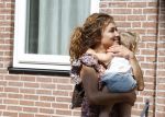 Monnickendam 19 juli 2022
Katja Schuurman met haar dochtertje Coco aan het winkelen