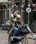 Amsterdam 16 maart 2022
Kim v Kooten op de fiets in Amsterdam zuid