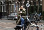 Amsterdam 16 maart 2022
Kim v Kooten op de fiets in Amsterdam zuid