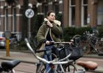 Amsterdam 16 maart 2022
Kim v Kooten op de fiets in Amsterdam zuid