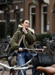 Amsterdam 16 maart 2022
Kim v Kooten op de fiets in Amsterdam zuid
