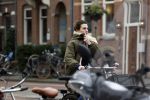 Amsterdam 16 maart 2022
Kim v Kooten op de fiets in Amsterdam zuid