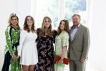 Den Haag 24 juni 2022
Het jaarlijkse fotouurtje in paleis Noordeinde. Aanwezig Koning Willem Alexander Koningin Maxima Prinses Amalia Prinses Alexia en Prinses Ariane