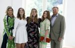 Den Haag 24 juni 2022
Het jaarlijkse fotouurtje in paleis Noordeinde. Aanwezig Koning Willem Alexander Koningin Maxima Prinses Amalia Prinses Alexia en Prinses Ariane