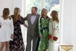 Den Haag 24 juni 2022
Het jaarlijkse fotouurtje in paleis Noordeinde. Aanwezig Koning Willem Alexander Koningin Maxima Prinses Amalia Prinses Alexia en Prinses Ariane