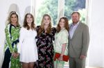 Den Haag 24 juni 2022
Het jaarlijkse fotouurtje in paleis Noordeinde. Aanwezig Koning Willem Alexander Koningin Maxima Prinses Amalia Prinses Alexia en Prinses Ariane