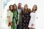 Den Haag 24 juni 2022
Het jaarlijkse fotouurtje in paleis Noordeinde. Aanwezig Koning Willem Alexander Koningin Maxima Prinses Amalia Prinses Alexia en Prinses Ariane