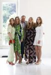 Den Haag 24 juni 2022
Het jaarlijkse fotouurtje in paleis Noordeinde. Aanwezig Koning Willem Alexander Koningin Maxima Prinses Amalia Prinses Alexia en Prinses Ariane