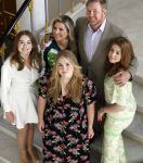 Den Haag 24 juni 2022
Het jaarlijkse fotouurtje in paleis Noordeinde. Aanwezig Koning Willem Alexander Koningin Maxima Prinses Amalia Prinses Alexia en Prinses Ariane