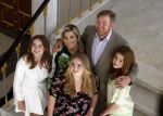 Den Haag 24 juni 2022
Het jaarlijkse fotouurtje in paleis Noordeinde. Aanwezig Koning Willem Alexander Koningin Maxima Prinses Amalia Prinses Alexia en Prinses Ariane