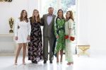 Den Haag 24 juni 2022
Het jaarlijkse fotouurtje in paleis Noordeinde. Aanwezig Koning Willem Alexander Koningin Maxima Prinses Amalia Prinses Alexia en Prinses Ariane
