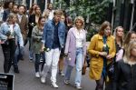 Amsterdam 6 juli 2022
Precies 1 jaar geleden werd op deze plek Peter R de Vries neergeschoten. De redaktie en presentatoren van RTL Boulevard leggen een witte roos neer . OA aanwezig Georgette Schlick Peter v d Vorst Sven Sauve Marieke Elsinga Vivienne v d Assem Aran Bade Jeroen Kijk in de Vegte Arno Kantelberg Eveline Stallaart Clarice Stenger Leon de Ruyter Dries Roelvink en Tim Oliehoek . Lex Uiting