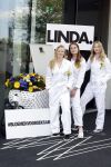 Amsterdam 14 juni 2022
Ontbijt georganisserd door Linda.nl en Victoria Koblenko met haar man Evgeniy Levchenko. Er is een aktie #bloemenvoorOekraine in het leven geroepen. Liv  promo team Linda