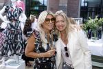 Amsterdam 14 juni 2022
 Presentatie shoeby kledinglijn van Lonneke Nooteboom bij Hotel Arena . Lonneke met haar zus