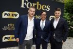Wassenaar 6 juli 2022
Presentatie Forbes NL in samenwerking met FEEV op kasteel Wittenburg. Luiz Costa van Forbes Monaco en Forbes Nederland met Duco Hiensch de founder van FEEV