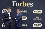 Wassenaar 6 juli 2022
Presentatie Forbes NL in samenwerking met FEEV op kasteel Wittenburg. Luiz Costa van Forbes Monaco en Forbes Nederland