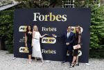Wassenaar 6 juli 2022
Presentatie Forbes NL in samenwerking met FEEV op kasteel Wittenburg. Luiz Costa van Forbes Monaco en Forbes Nederland