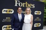 Wassenaar 6 juli 2022
Presentatie Forbes NL in samenwerking met FEEV op kasteel Wittenburg. Luiz Costa van Forbes Monaco en Forbes Nederland