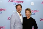 Amsterdam 25 juni 2022
Premiere zwanger en Co in Tuschinski .
Maaike Martens met partner Bart Meuter