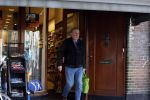 Amsterdam 19 maart 2022
Maarten Spanjer doet boodschappen op de cornelis schuytstraat