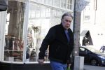 Amsterdam 19 maart 2022
Maarten Spanjer doet boodschappen op de cornelis schuytstraat