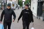 Alkmaar 7 juli 2022
Mary Borsato viert haar 77e verjaardag in eetcafe Pluim in Alkmaar.
Oa aanwezig Sylvana Borsato Romy Omtzigt Jacky Omtzigt Luca Borsato Jada Borsato Marco Borsato en Senna Borsato.