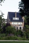 Amsterdam 8 juli 2022
Marco v Basten heeft zijn huis aan het vondelpark voor ruim 13 miljoen euro verkocht.