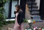 Amsterdam 6 juli 2022
Precies 1 jaar geleden werd op deze plek Peter R de Vries neergeschoten. De redaktie en presentatoren van RTL Boulevard leggen een witte roos neer . OA aanwezig Georgette Schlick Peter v d Vorst Sven Sauve Marieke Elsinga Vivienne v d Assem Aran Bade Jeroen Kijk in de Vegte Arno Kantelberg Eveline Stallaart Clarice Stenger Leon de Ruyter Dries Roelvink en Tim Oliehoek .
