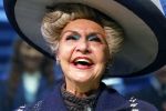 Amsterdam 12 juli 2022
Mariska v Kolck wordt na voorstelling de titanic in het nieuwe delamar theater gehuldigd door Hans Cornelisse ivm haar 25 jarig musical leven..