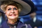 Amsterdam 12 juli 2022
Mariska v Kolck wordt na voorstelling de titanic in het nieuwe delamar theater gehuldigd door Hans Cornelisse ivm haar 25 jarig musical leven..