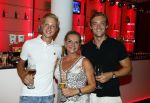 Amsterdam 12 juli 2022
Mariska v Kolck wordt na voorstelling de titanic in het nieuwe delamar theater gehuldigd door Hans Cornelisse ivm haar 25 jarig musical leven.. Mariska met haar zoons Christoph en Vincent Jacobsen