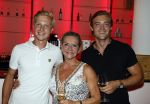 Amsterdam 12 juli 2022
Mariska v Kolck wordt na voorstelling de titanic in het nieuwe delamar theater gehuldigd door Hans Cornelisse ivm haar 25 jarig musical leven.. Mariska met haar zoons Christoph en Vincent Jacobsen