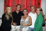 Amsterdam 12 juli 2022
Mariska v Kolck wordt na voorstelling de titanic in het nieuwe delamar theater gehuldigd door Hans Cornelisse ivm haar 25 jarig musical leven.. Mariska met haar zoons Christoph en Vincent Jacobsen en hun vriendinnen