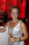 Amsterdam 12 juli 2022
Mariska v Kolck wordt na voorstelling de titanic in het nieuwe delamar theater gehuldigd door Hans Cornelisse ivm haar 25 jarig musical leven..