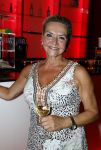 Amsterdam 12 juli 2022
Mariska v Kolck wordt na voorstelling de titanic in het nieuwe delamar theater gehuldigd door Hans Cornelisse ivm haar 25 jarig musical leven..