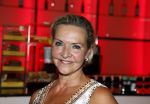 Amsterdam 12 juli 2022
Mariska v Kolck wordt na voorstelling de titanic in het nieuwe delamar theater gehuldigd door Hans Cornelisse ivm haar 25 jarig musical leven..