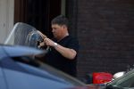 Amsterdam 18 juli 2022
Martijn Krabbe doet boodschappen op zijn vespa scooter