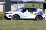 Marsum 26 maart 2022
Crematie van Piet Paulusma bij crematorium Andringstate. Piet zijn auto's stonden voor de aula geparkeerd . Martsje Paulusma