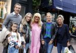 Alkmaar 7 juli 2022
Mary Borsato viert haar 77e verjaardag in eetcafe Pluim in Alkmaar.
Oa aanwezig Sylvana Borsato Romy Omtzigt Jacky Omtzigt Luca Borsato Jada Borsato Marco Borsato en Senna Borsato.