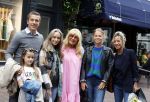 Alkmaar 7 juli 2022
Mary Borsato viert haar 77e verjaardag in eetcafe Pluim in Alkmaar.
Oa aanwezig Sylvana Borsato Romy Omtzigt Jacky Omtzigt Luca Borsato Jada Borsato Marco Borsato en Senna Borsato.